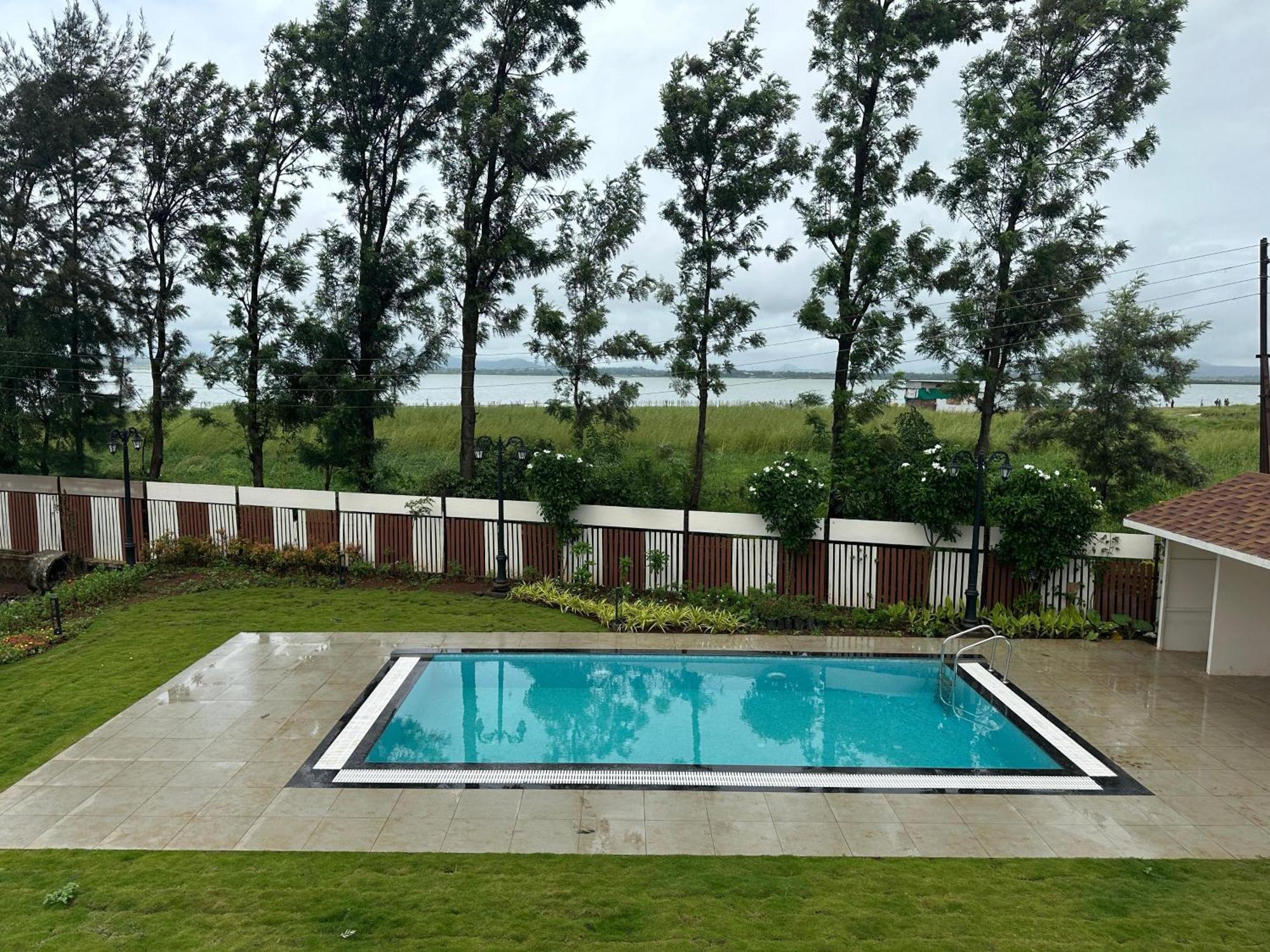 Lake View Holiday Villa Near Sula Wine Yard With 3 Bdrms Nashik Room photo